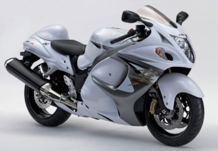 2014-11-01 / RECENZE ojetiny Suzuki GSX1300R Hayabusa