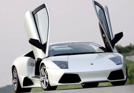 2013-10 / Hůř brzdí